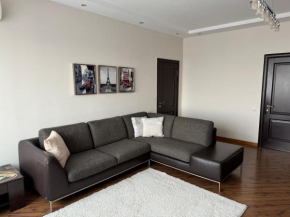 Samal DeLuxe Apartments, Dostyk Ave